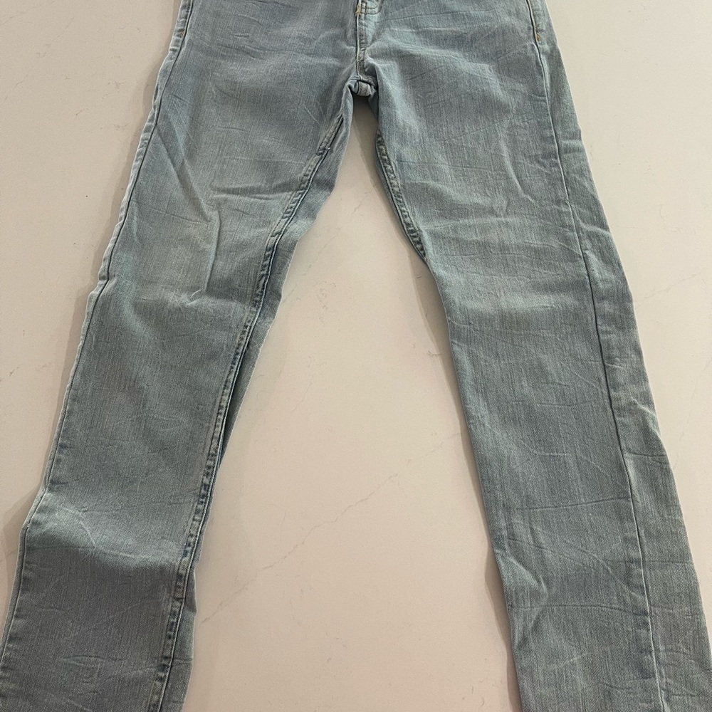 Mens or teen 
Levi’s 502 
18 Reg 
29x29 
Used once